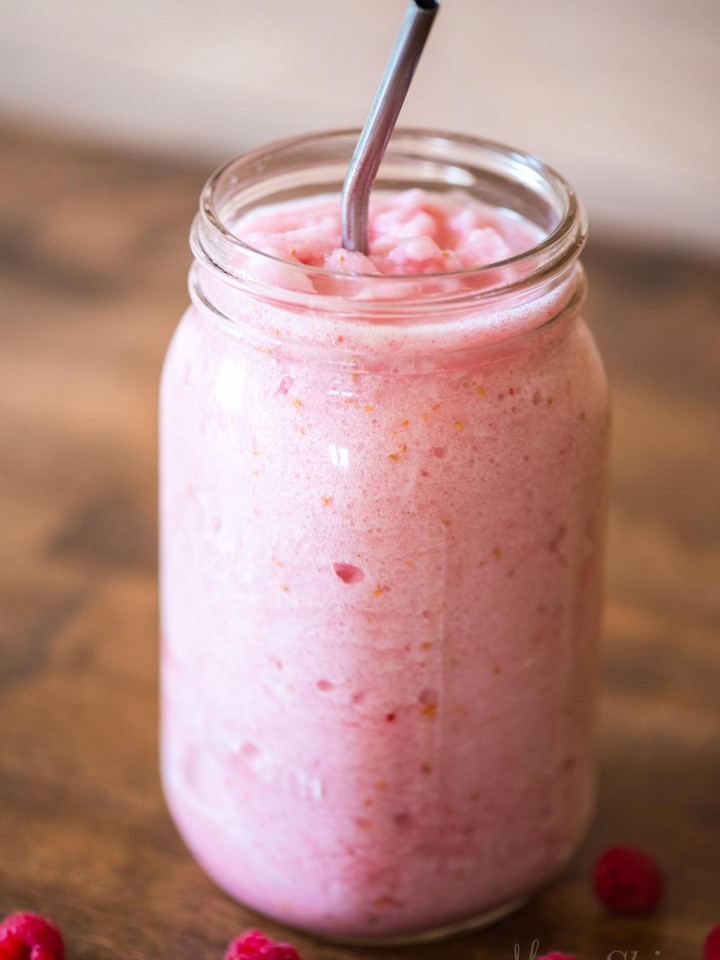 Frosted Raspberry Lemonade - Delicious and refreshing! Dairy-free, sugar-free, low-carb, gluten-free! THM-FP