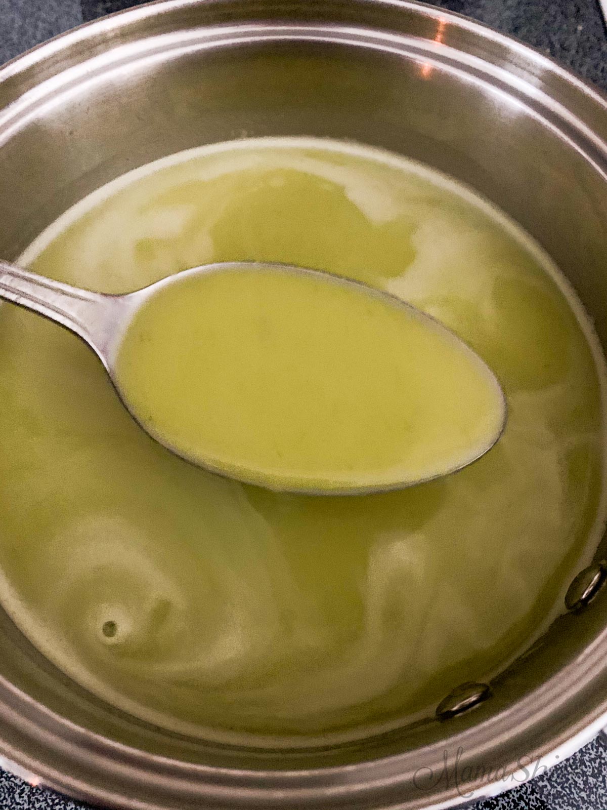 Asparagus leek soup with chicken broth.