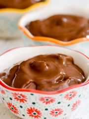 Servings of gluten-free chocolate pudding.