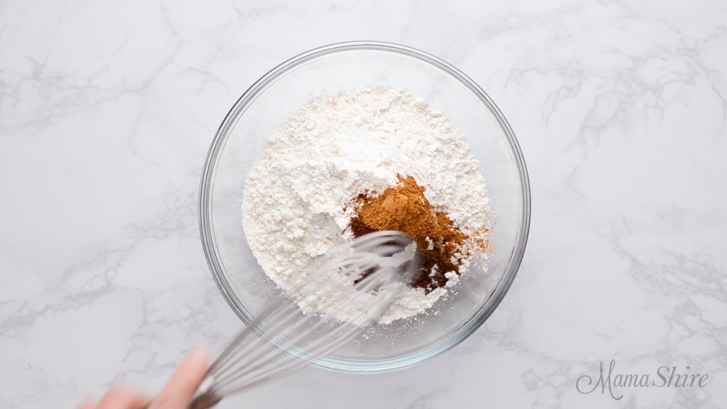 Flour mixture for gluten-free applesauce muffins.