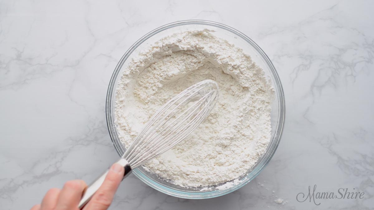 Gluten-free flour mix for blueberry muffins.